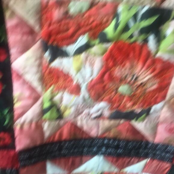 Brand new Hand Crafted Poppies Quilt - Picture 6 of 15